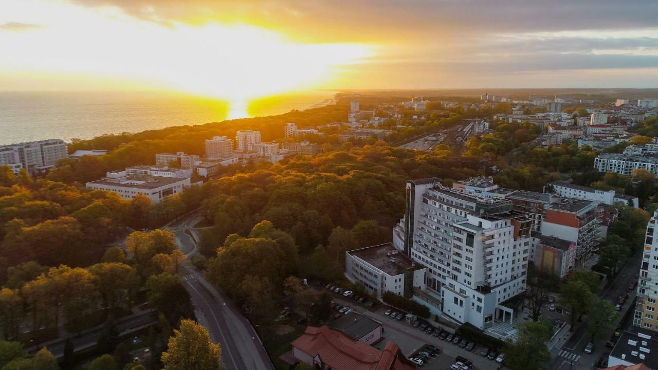 Aparthotel Etna Колобжег Экстерьер фото